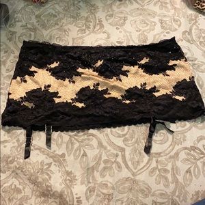 Victoria’s Secret embroidered garter belt